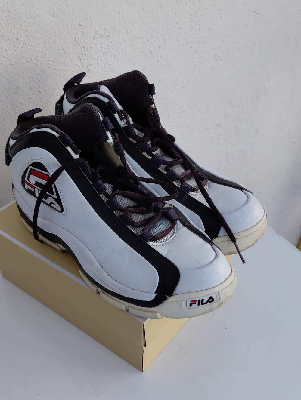 Grant Hill FILA White and Black Men's Low-Top Sneakers with Navy Accents